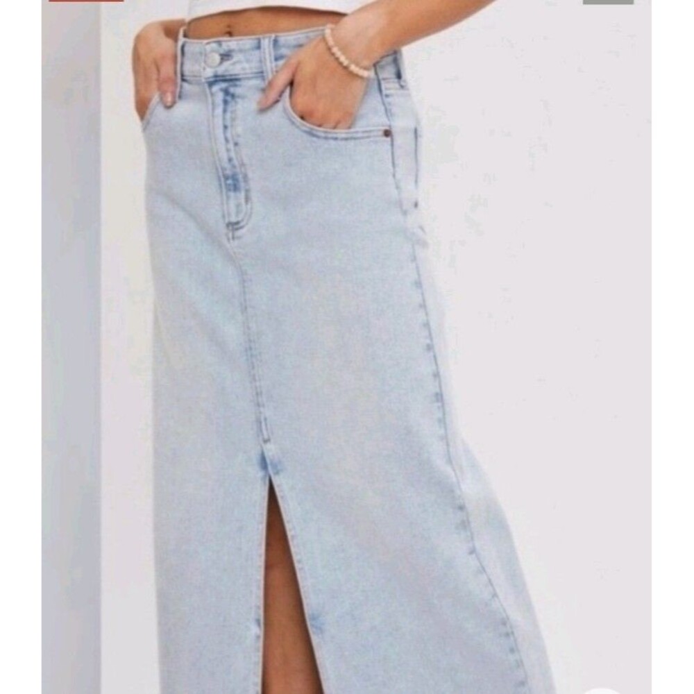 Denim Maxi Skirt A-Line Size 4 Light Wash Blue Front Slit NWT UNIVERSAL THREAD